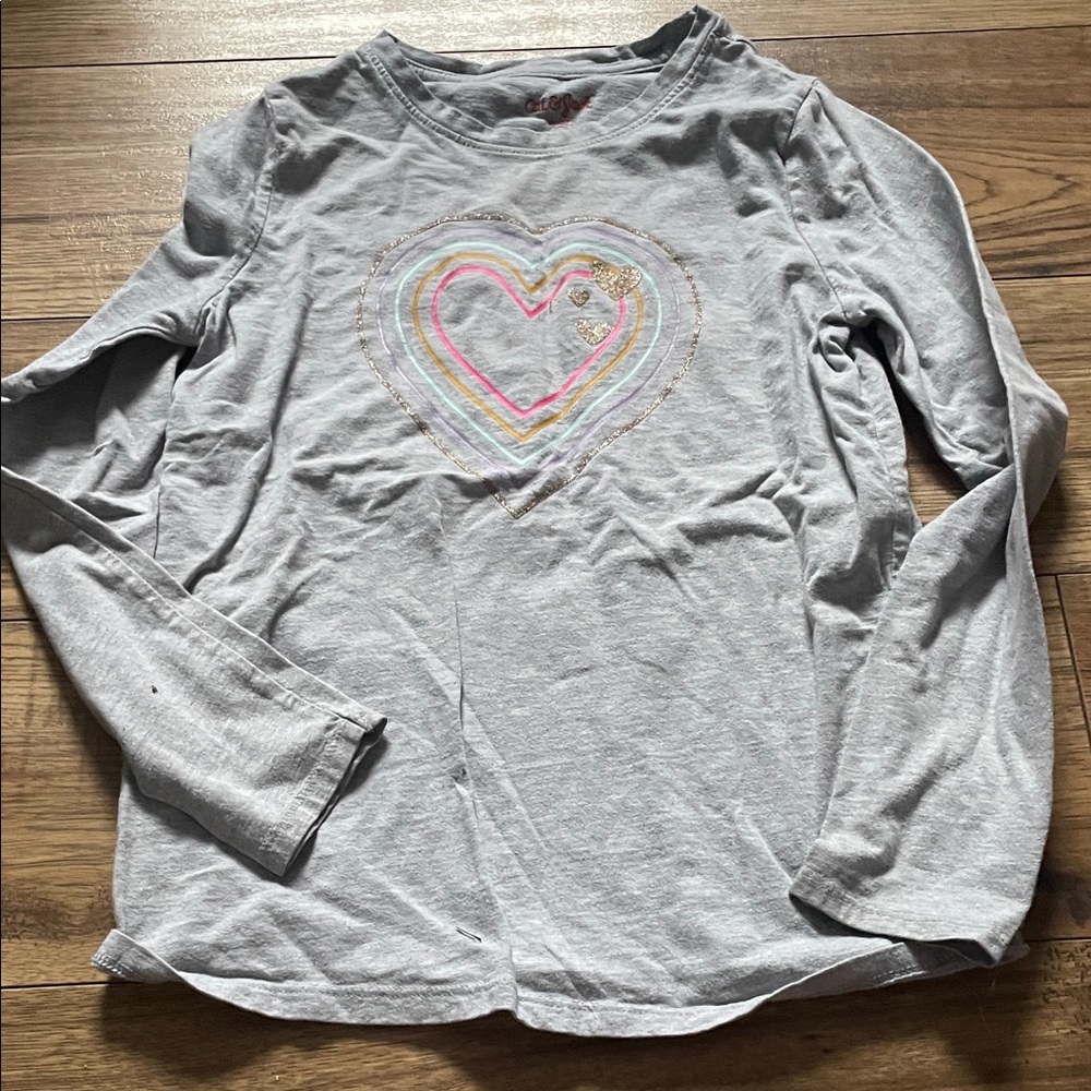 Cat & Jack Gray Long Sleeve Tee with Heart Design (Bin Q)